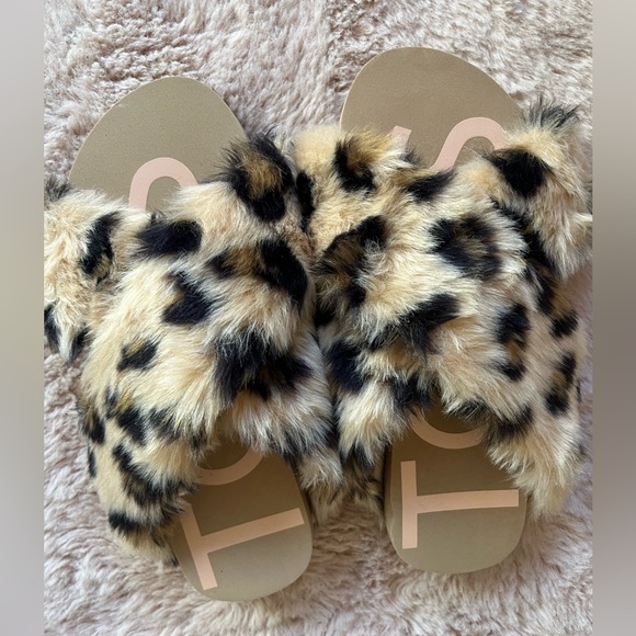 Tom slippers. Size 7 - Picture 1 of 1